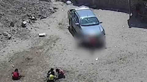 Chocolatada navideña termina en tragedia en Villa María del Triunfo: tres niños atropellados y uno permanece grave