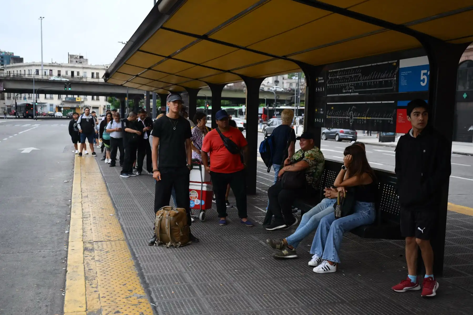 Enfrentamientos en Buenos Aires por huelga nacional contra reforma laboral de Milei