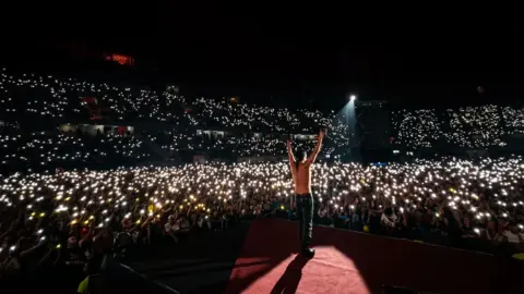 A.Chal abre la oportunidad de mover la industria musical del Perú tras telonear a Milo J